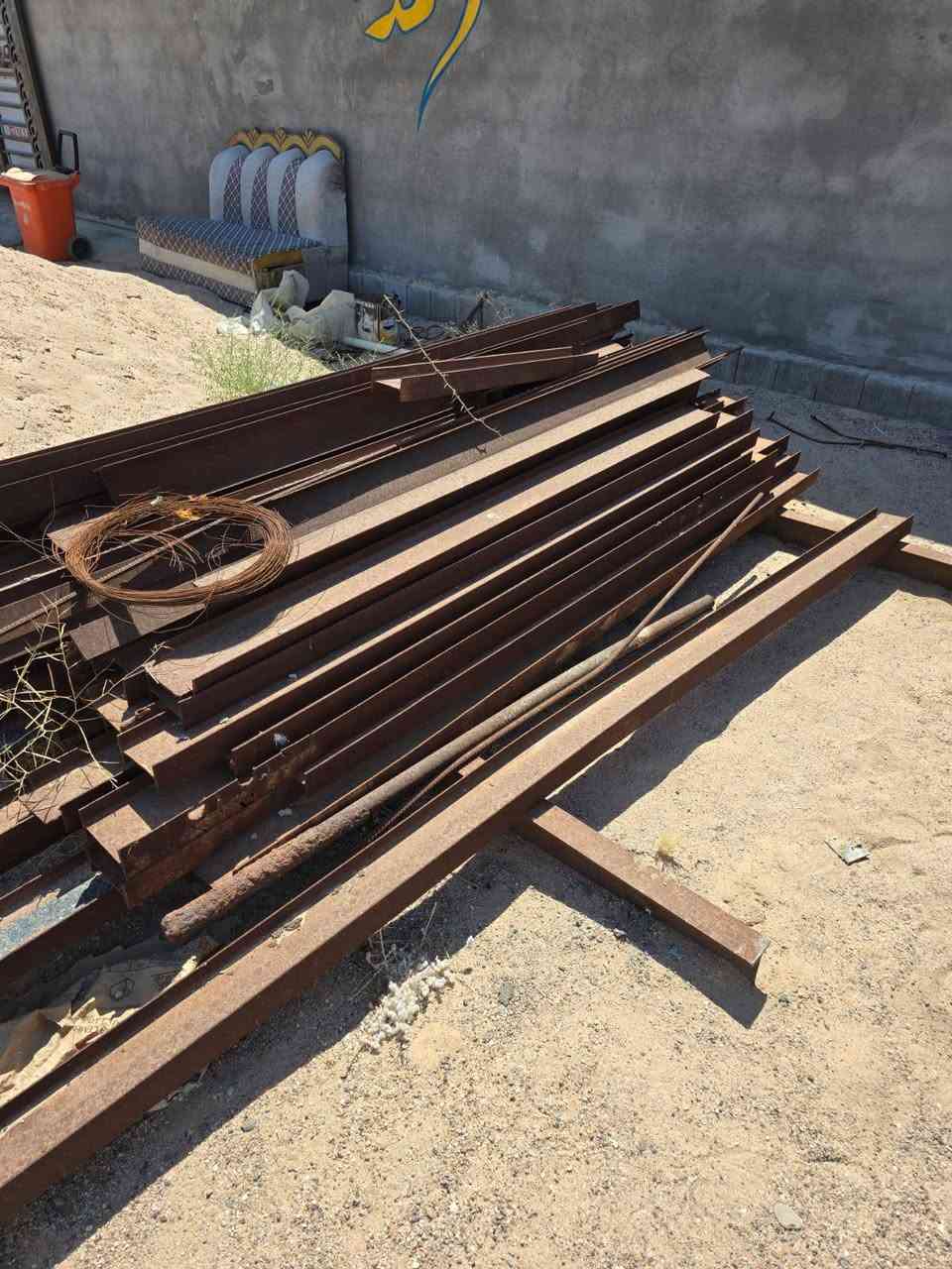 للبيع العدد 110 
السعر 1600 مليون وستمية وبيهن مجال قليل 
طول الواحدة أكو بيهن 3 متر و2 ونص متر مكاني البصرة خور الزبير


**إذا كنت صاحب هذا الإعلان وتريد حذفه لأي سبب، رجاءا أرسل رسالة إلى الدعم الفني**