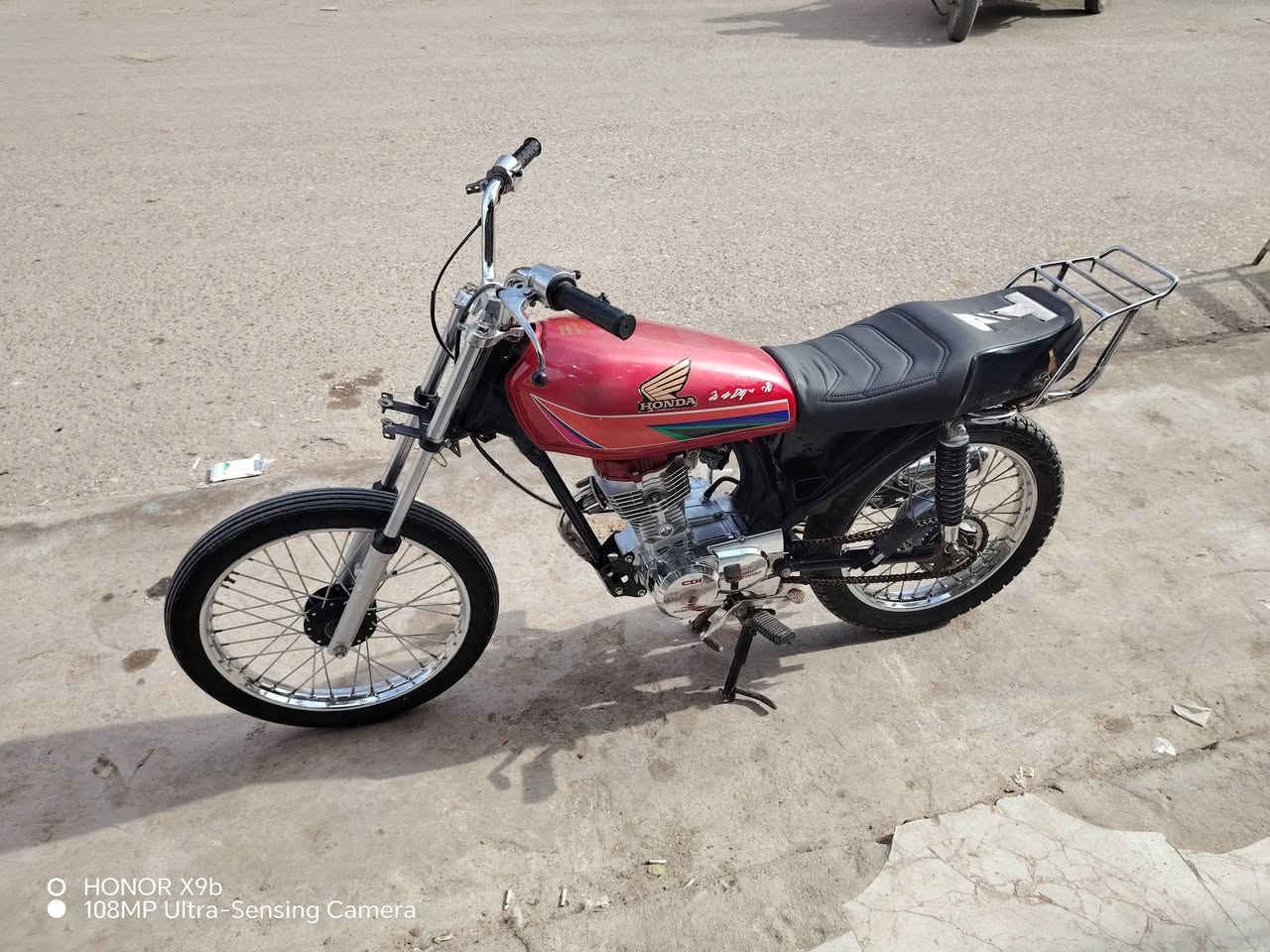 السلام عليكم دراجه للبيع بدون وراق للبيع تيربو نامه ما مفتَحه نضافه شوفت عينك السعر 625 وبيه مجال ***********
