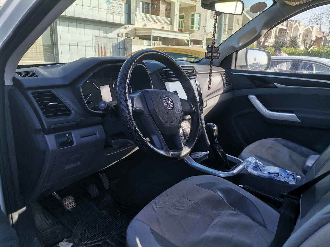 Mg T60 مۆدیل ٢٠٢٣ مەکینە مستەربۆشی بیلادی 
فول مواسەفات هیچ عەیبێکی نییە دەبل ئەکسل و هەموو شتی بەشەرتە و کامل سێرڤسی شەریکەی بۆ کراوە زەمانی چەند مانگێکی ماوە 
فەحس و هەزە و ڕەقەم و سەنەوی هەموو نوێیە 
تحویل بەشەرت 
نرخی ١٦٠ وەرەقە و معامەلەیەکی برایانە 
ژ. م//*********** أربيل, العراق
