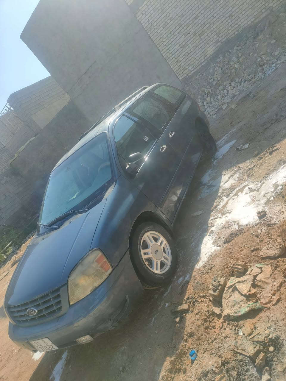 السلام عليكم لبيع أو مراوس حسب القناعه سياره فورد فري ستار كير مكينه جديده صدر نص  تايرات نضيفه سياره بلاديه لا ضربه ولا صبغ ***********او***********واتساب فقط
