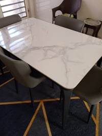 ميز طعام تركي جديد مرمر بلازمة اربع كراسي سعر 375 و بي مجال 0777592602...