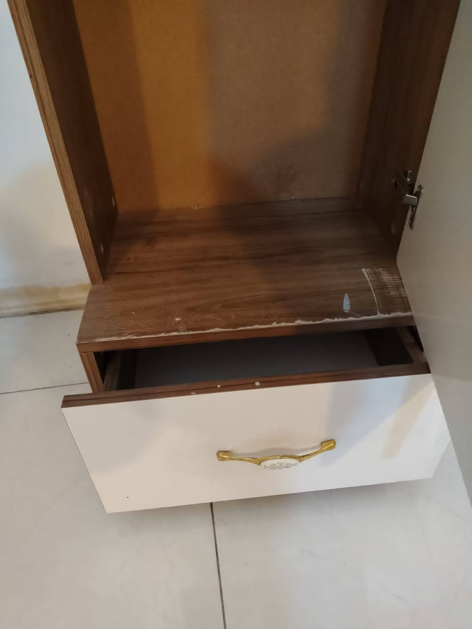 مراية قيافه تابعه الغرفه بس الغرفه نباعت بس وحدهه من الغرف الاصليه التركي  للبيع نضيفه كلش   هيه تشبه كنتو باب وحده ومجر بيهه سعرهه 50وبيهه مجال للشراي مع مكنسة تخم  شحن صغيره ب15 والأسعار بيهن مجال المكان شهداء السيديه


**إذا كنت صاحب هذا الإعلان وتريد حذفه لأي سبب، رجاءا أرسل رسالة إلى الدعم الفني**