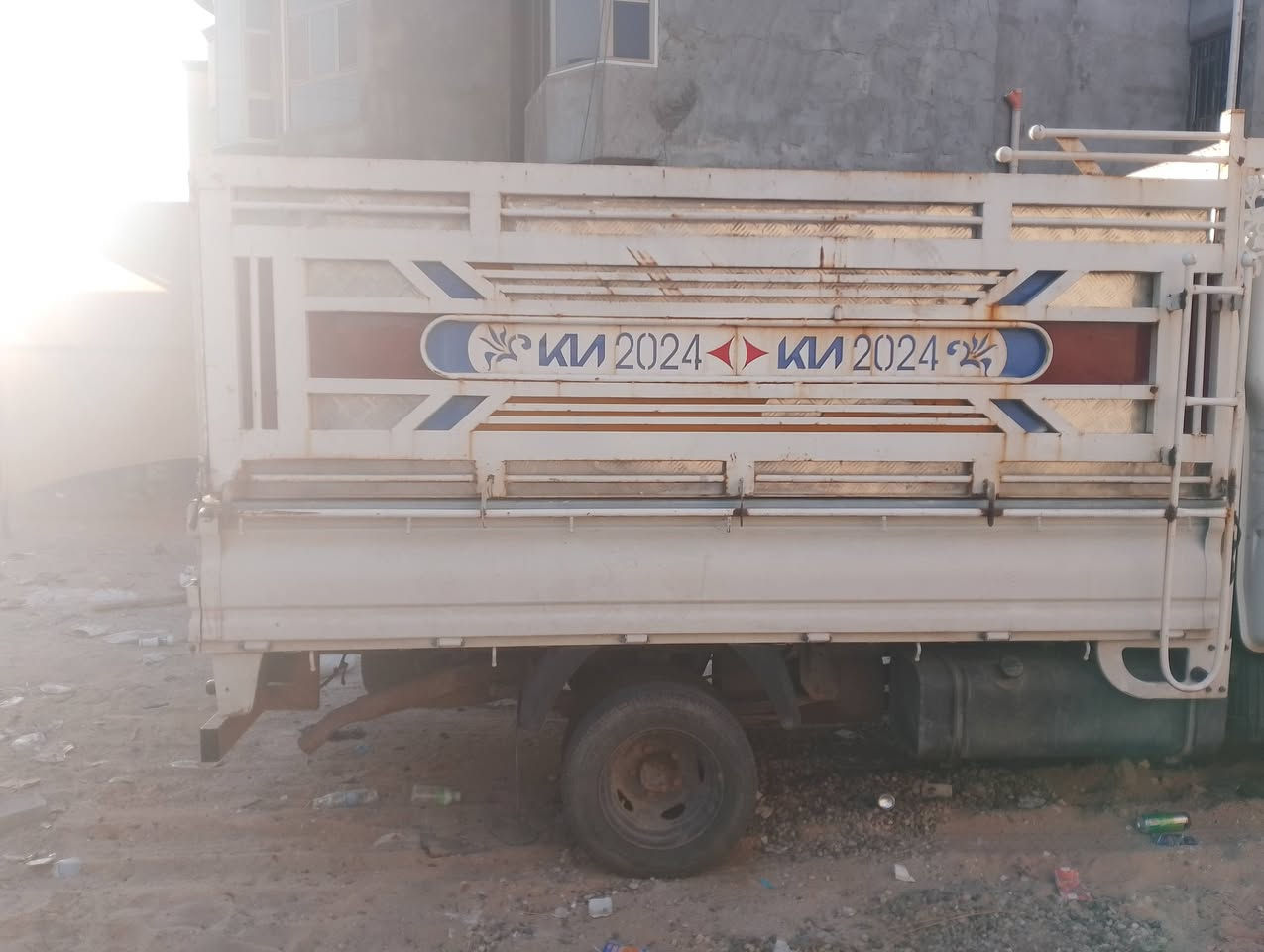 سلام عليكم كيا نثيه دوات موديل ١٦مكفوله سعر٦٥ بدون محجر العنوان بصره ***********
