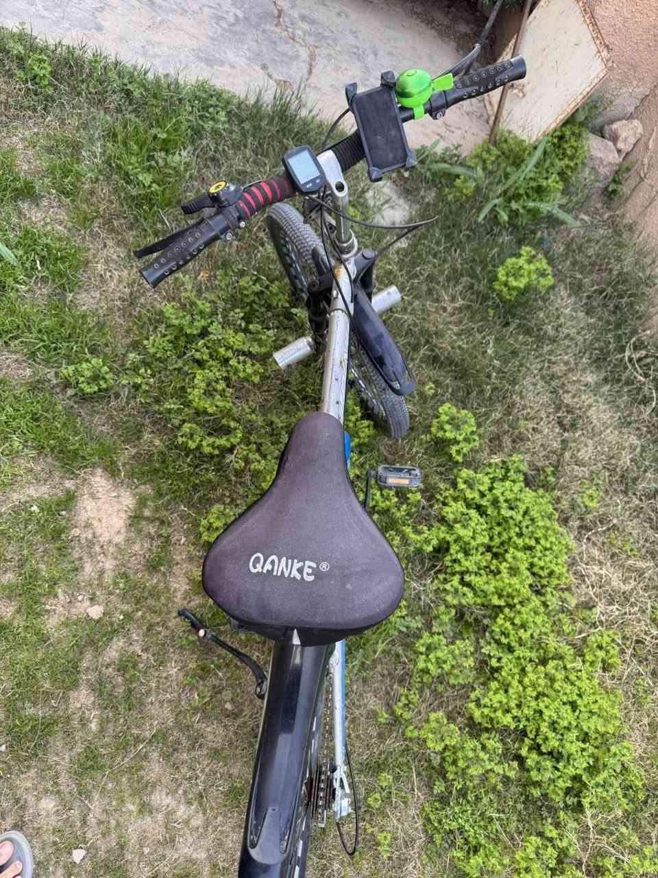 السلام عليكم
من رخصة الادمن 
باسيكل رياضي للبيع
كامل مكمل 
للاستفسار الاتصال على الرقم 
***********
