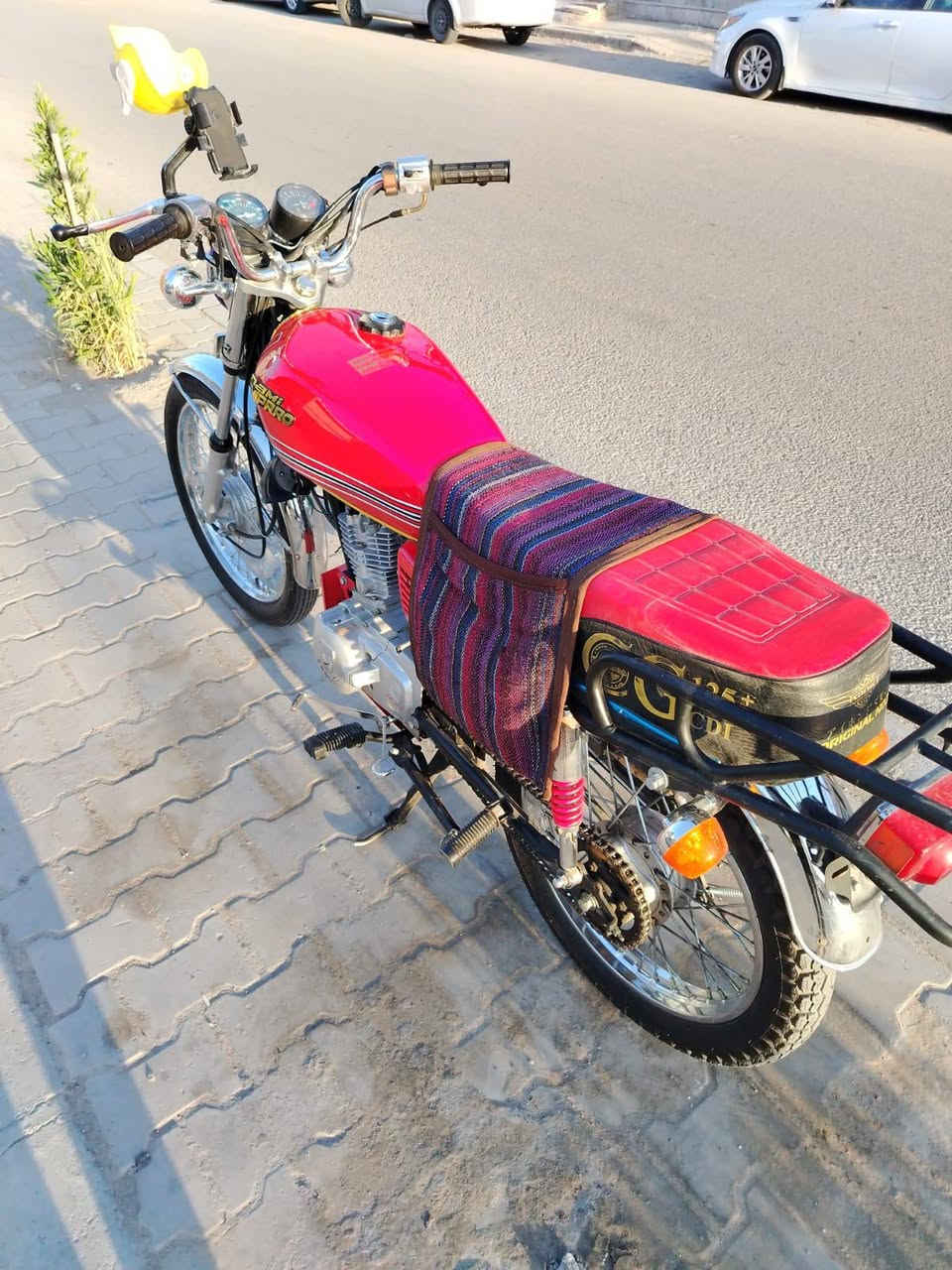 سلام عليكم دراجه اربعه كير رقم وسنويه لبيع او مروس بديون اوراق السعر مليون 400وبيه مجال لشراي الدراجه برغي ما عايزه  مكينه مكفوله دراجه موديل 23مكفوله 
رقم ***********
