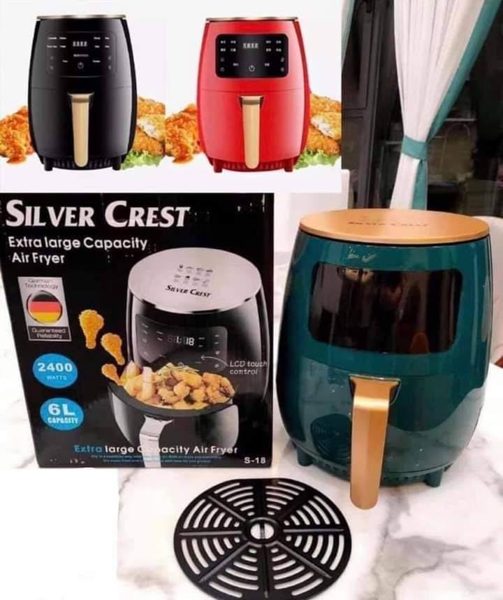 هذه قلاية هوائية من ماركة Silver Crest (موديل S-18) بسعة 6 لتر.تتميز بقدرة 2400 واط للطهي السريع باستخدام تقنية الهواء الساخن.تحتوي على شاشة تحكم رقمية LCD تعمل باللمس لضبط الوقت ودرجة الحرارة.تصميمها أسود مع تفاصيل ذهبية/برونزية، وتأتي مع سلة غير لاصقة لسهولة التنظيف
🚚 يتوفر توصيل إلى جميع محافظات العراق 
💵 السعر فقط 36الف توصيل مجاني لباب البيت
📩 للطلب والاستفسار راسلنا على الخاص


**إذا كنت صاحب هذا الإعلان وتريد حذفه لأي سبب، رجاءا أرسل رسالة إلى الدعم الفني**