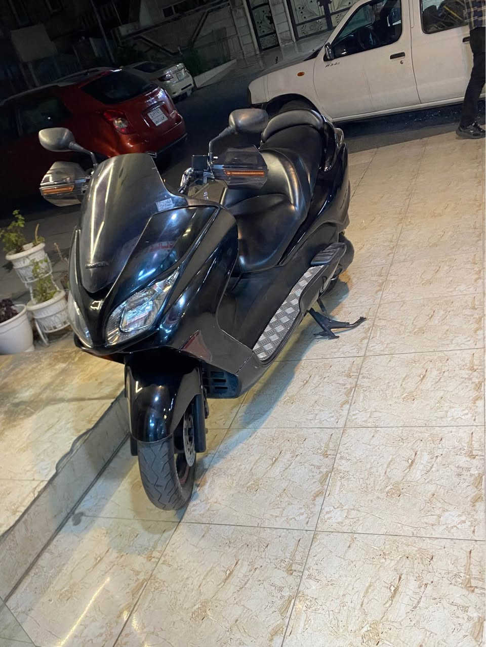 للبيع 
دراجة نوع Honda  0.9 فورزا 
محرك 250cc 
المواصفات 
محرك كبس شرط زائد نظافة 
نوزل جويتر بخاخ فول مواصفات 
مودت s.m.D.A  بيها اكثر من مود قيادة 
دراجة نارية كاملة متكاملة للتواصل 
*********** أربيل, العراق
