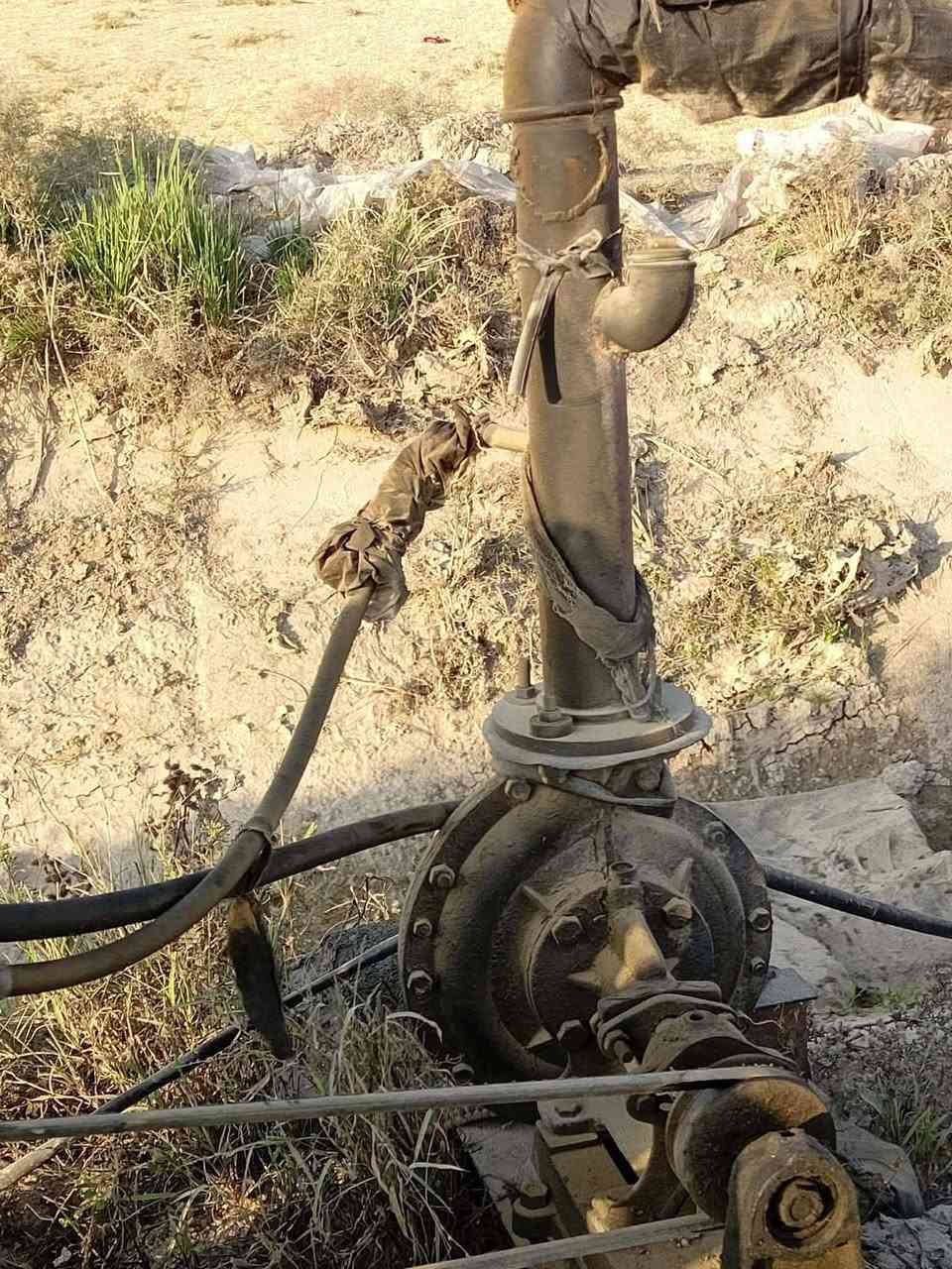 مكينة الستر البيع تصال عل رقم ***********
