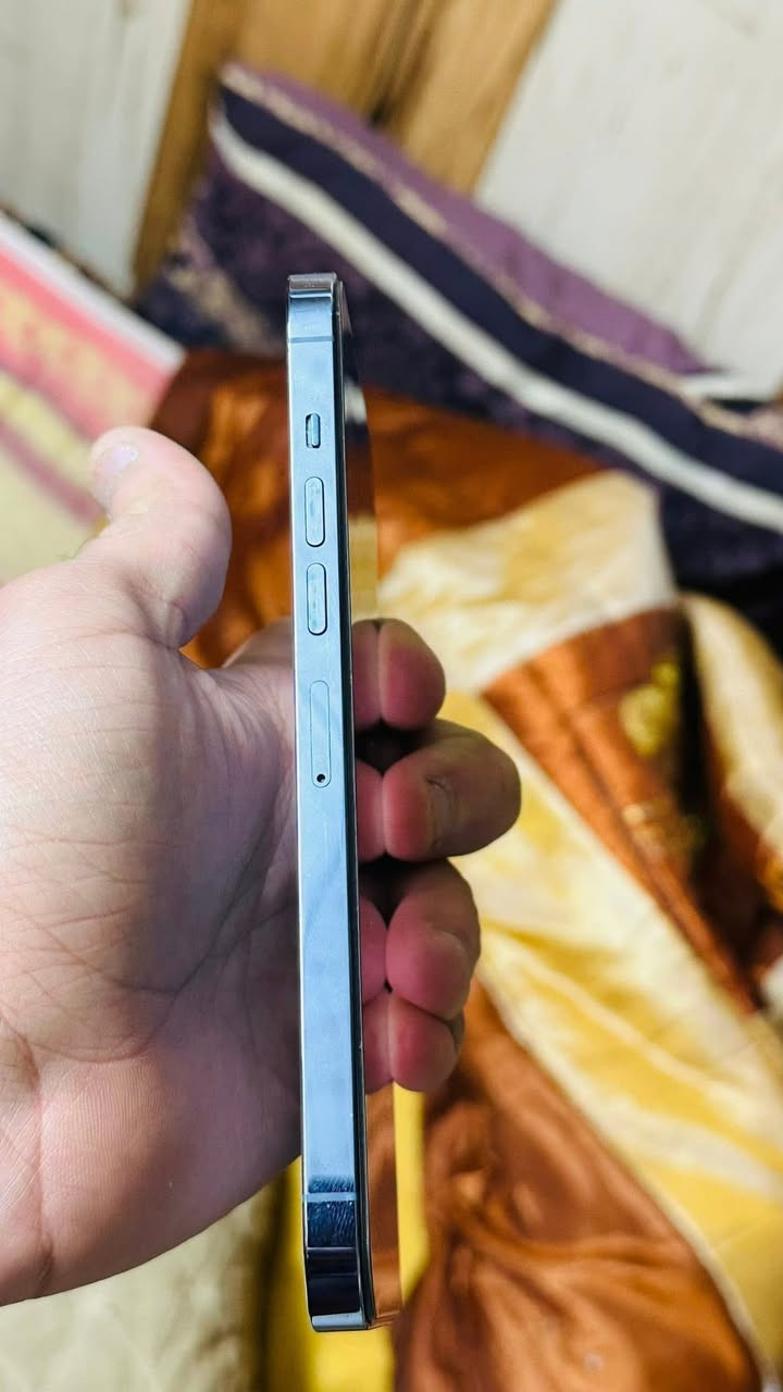 ايفون 13 برو ماكس
اللون بحري 

ذاكرة 256

البطارية 76 اصلية

فقط مبدل شاشة
اصليه سعرها 150 والله

ويطلع خيار الكامره بالتحديث

الجهاز نضيف

وسعره 460 

مكاني الشعب

***********
