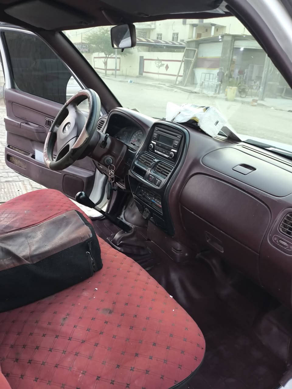 السلام عليكم اخوان سياره بيكم نيسان شبوط موديل 2008 سياره كامله من كلشي مصبوغه عام جماليه السياره مال بيت حداده جديده كير مكينه كلشي مابيهن شرط الفحص  المسجل يشتغل تدفئه تبريد يشتغل عوزه فقط غاز مابيهه تبخير ماكو تنقيص ماكو نضيفه من داخل ومن خارج فيت بم جديد السياره كامله من كلشي بس شغل واطلع السعر ٧٦ وبيهه مجال مكاني البصره قضاء المدينة / ***********
