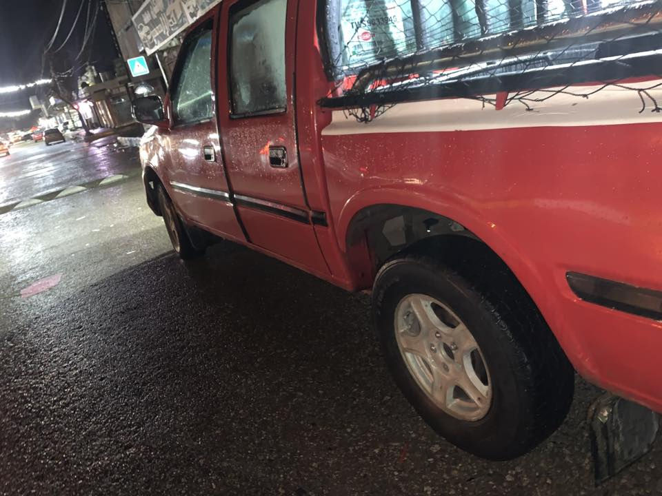 سەرەتا بەناوی خوای گەورەو میهرەبان گۆناو مۆدیل 2007  بەشەرتی گێرو مەکینەو عەکسل چوار جام کارەبا چوار تایەی باش مەنەفێستی عەسلی لەگەلە سەیارەیەکی زۆر تندوتۆلو بێ تەقەو رەقەیە کامل کارەبای مەزبوت بەرگە درگاو بەرگە کوشنی سەیارەکە یەک چەمەلەخی پێوەیە کامل بۆیاخ کراوە بۆ جوانی بۆ سعر ***********
