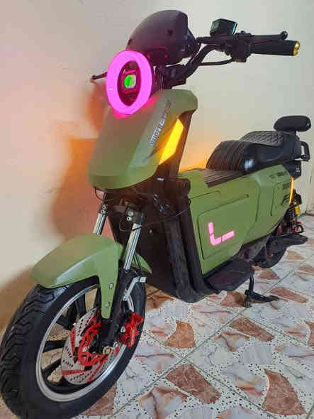 السلام عليكم دراجه شحن للبيع مديل 2025  جديده بمعنه الكلمه شخط واحد مابيها بعدها وكاله كول ملحقاتها موجوده
دراجه تتحمل وزن 300 كيلو 

تفاصيب الدراجه

شاشه اعطال تكشف عطل الدراجه ولتنبيهات

بلوتوث سستم صوت بل شاشه

بريك امامي خلفي دسك هايدروليك

حساس بريك

درع امامي لحمايه من الصدمات

دبل امامي خلفي غاز

لايت عالي ناصي زنون 

اشاره يمنه يسره لد

دبل اشاره

نشرات داير مداير الدراجه

كشن طبي جلاتين 

ملف 2000
سرعه الدراجه110

بطاريات عدد6 تمشيك 70 كيلو بل شحنه الوحده

شاحنه اصليه تدعم الشحن السريع وليقاف عند امتلاء البطاريه

تايرات حجم 12 جبلي جوبلس

ويل كب مميز

مساحه تخزين واسعه

سعر الدراجه 775 بيها مجال بصيط

الشراي يتفضل خاص او التصال عله الرقم ***********

مكان الدراجه المنصور مقابيل المعرض
