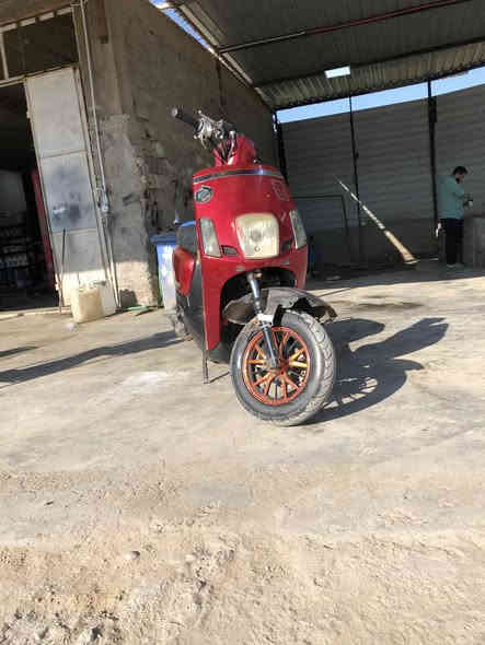 سلام عليكم دراجه بوليس 120 مقفوله 93سرعه للبيع كلجات جديده تخم تاير جديد ضفيره كهربائياته كله شغاله جديده مكينه حاويه دراجه شلعه معدل سعر دراجه 400 الف بيه مجال رقمي ‭٠٧٧١ ٦٨٩ ٩٧١٧‬ متواجد واتساب
