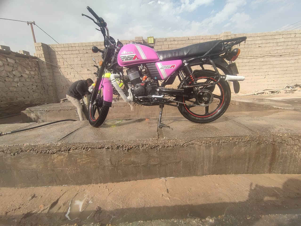 دراجه دايون 23طالعه بل 24
دراجه نضيفه كلش لا مفتوحه ولا عايزه شي كامله 
السعر1900وبيه مجال شويه 
مكان نجف حيدريه خان نص 
للتواصل مراسله او اتصال وواتساب ***********
