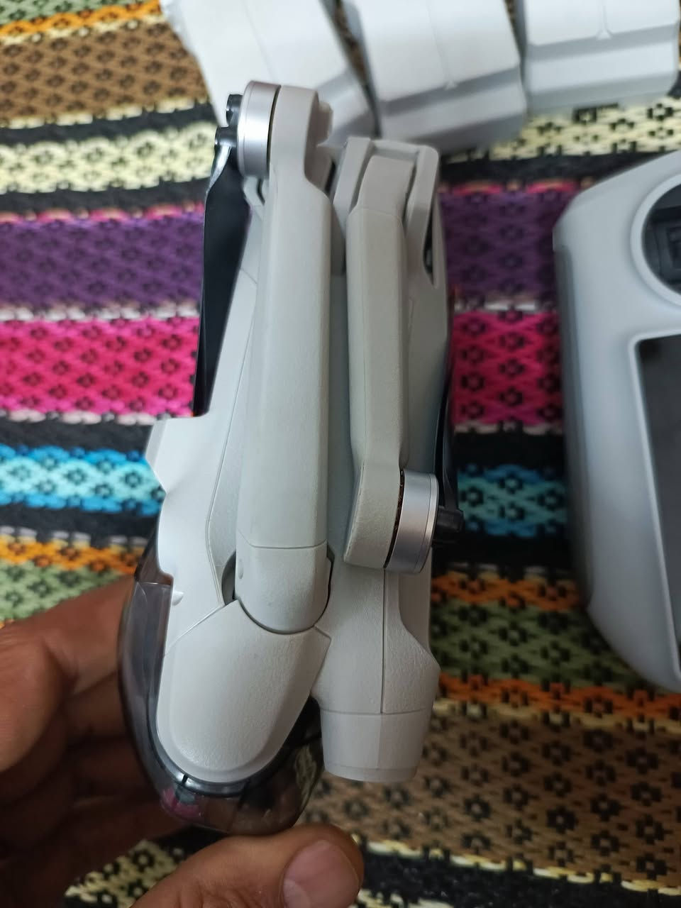 مني ثري برو كومبو جوستك سمارت نظافه مثل ما واضح بالصور مابيها شخط تجي تفحص وتقتنع وتشوف بعينك مكاني بغداد السعر مليون قفل ***********
