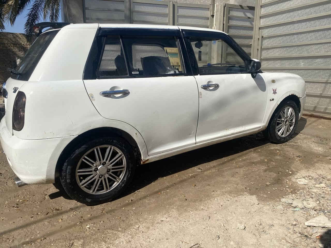 ليفان 2012 بابل
بدون صبغ
بيها خياس قليل
رقم جديد
38 وبيها مجال بسيط 
***********
بالحله
