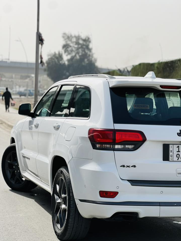 جيب گراند شيروكي S 2020 خليجية 
مكفولة من الصبغ عدا بارد بلباب الايمن السونار مرفق بلصور
السيارة ماشية 57 الف حقيقي 
السعر 32 ونص  
بغداد البلديات 
***********
