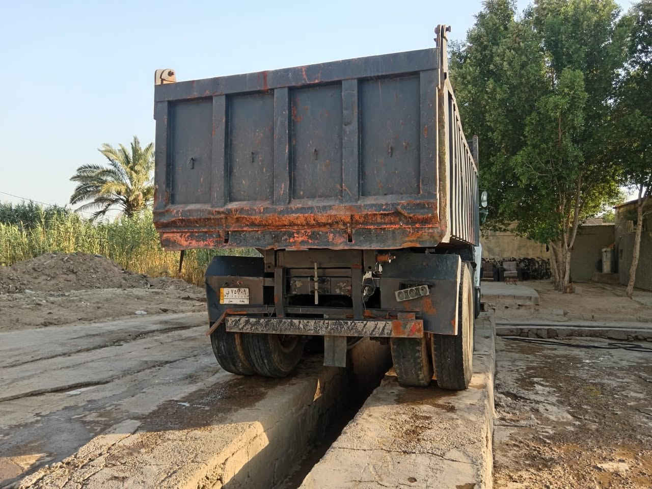 السلام عليكم للبيع السعر16 موديل 82 رقم بغداد بسمي سياره جاهزه للتمل محرك مجفت جديد تخم تاير جديد شاصي مكفول مكنان السيارة واسط ***********
