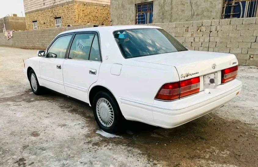 رأس الثور تكم  رقم بغداد  نكليزي مشروع وطني هزه بسمي مكفوله كفاله عامه من الضربه  والكص ونقل الجثه والعيب الشرعي وكافه الصواليات والغرامات حداديه جديده  مكينه وكير 2500 كارتون دواخل كارتون  تبريد امامي ثلج  سياره احلى من الصور  مكان الرفاعي  السعر 105 وبيه مجال ‏‪‏‪
***********
