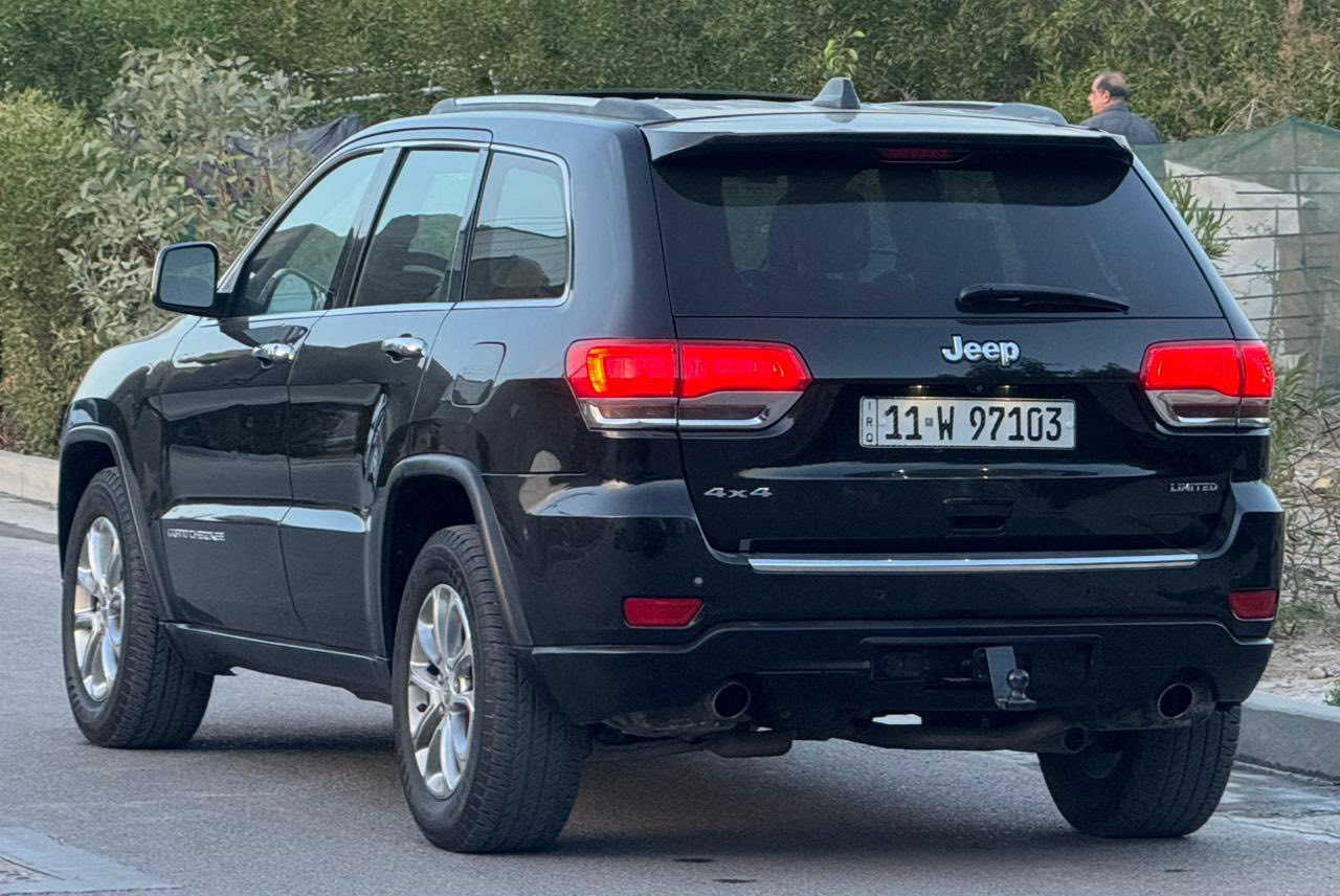 Jeep Limited 2014 جيب لمتد
ماشية 84 الف 
صبغ ٤ قطع
المواصفات Limited : 
-محرك 3600 
-بصمة تشغيل مع بصمة ابواب
-فتحة سقف سلايد روف
-تشغيل عن بعد 
-كراسي جلد
-كراسي كهرباء
-كراسي امامي تدفئة تبريد الخلفي تدفئة
-كرسي خزن ميموري
-صندوق كهرباء
-شفتات ستيرن تبترونك
-شاشة كبيرة مع كامرة خلفية
-حساسات حلفية
-مري كهرباء مع اشاير بالمري
-تحكمات ستيرن
-منظومة زينون عالي ناصي
-تبريد قطعتين
سيارة جديدة بالواقع احلى من صور جاهزة بدون اي نواقص 
مكاني بغداد 
السعر مناسب 178 ورقه وبيها شي بسيط
***********
