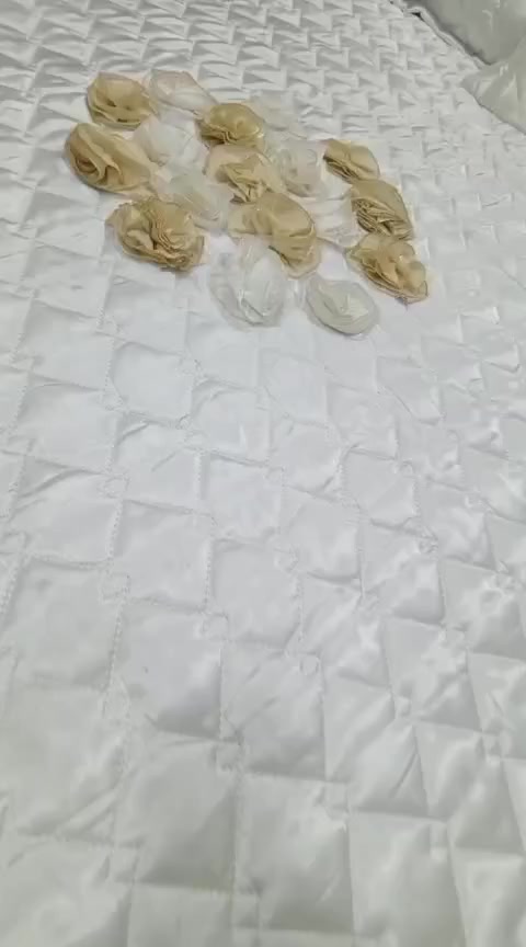 اغراض بيت كلهن جديد مكلف بنشرهن ناس محتاجه وهذا رقم صاحب البيت ***********
