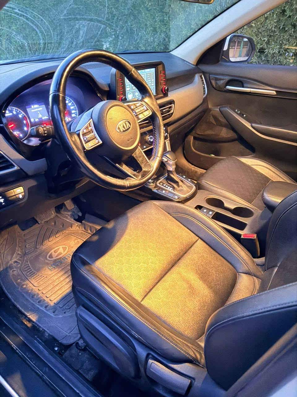 للبيع كيا سليتوس كوري 2022مكفوله من الضربه والتبديل فقط شبر بهلال الجاملغ  الخلفي طعجه ومصلحة وبيها اماكن رش كلير بدون حادث فول عده الفتحه رقم قادسية بسمي مكانها النجف سعر140
***********
