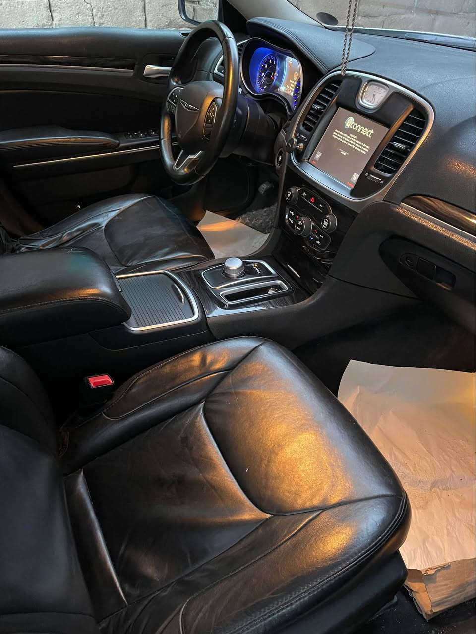 سلام عليكم وبامه مديل 2016 رقم شمالي تريد تحويل وكاله مكينه 3600 بني رامه كير ماوس شاشه جبيره سياره مكفوله ما عده بارد بسيط باب السايق سياره جاهزه من كلشي ما بيهه كل نقص استفسار التصال *********** شط العرب, البصرة
