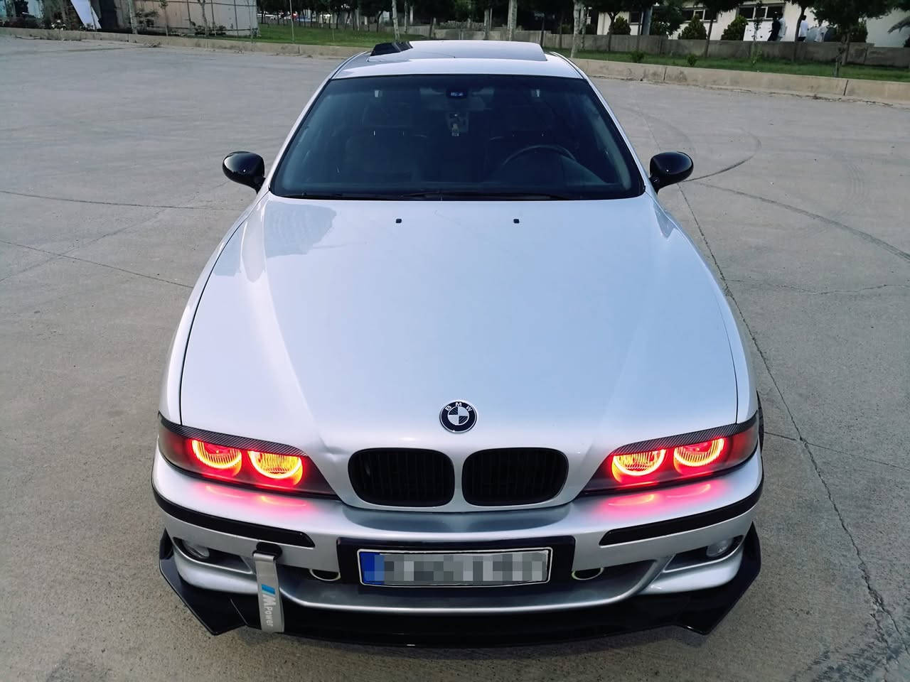 2002 BMW 544i V8!
قه پات مواسه فات سلاید شوشه جام فو تو ئاوینه گه وره M5  پةردة بلادي سه قف شه مو کوشن جلد خه زن 
مي موري کوشن هیته ر سوکان M که ره باي تحديد سورعة و فوليوم شاشه گةورة كاميره 
زور مواسه فاتی تره له گه له 
هه مو شتیکی بیلادی خوی ده سکاری نه كرا وه
مه نه فیستی ئه سلی خوی له گه له ابراهيم خليل
سةيارةكة لؤكو خاوينة دةعامي لؤدةعامي بةشةرت
يةك دينار مةسروفي تيدانية زؤر بةقوةتة
بي دعم و ليدان هەموو گیانی بە شەرت 
كير و مةكينة ته بريد و هيته ر كاره باي بةشةرت
سه قفو حيزام به شه رت


**إذا كنت صاحب هذا الإعلان وتريد حذفه لأي سبب، رجاءا أرسل رسالة إلى الدعم الفني**