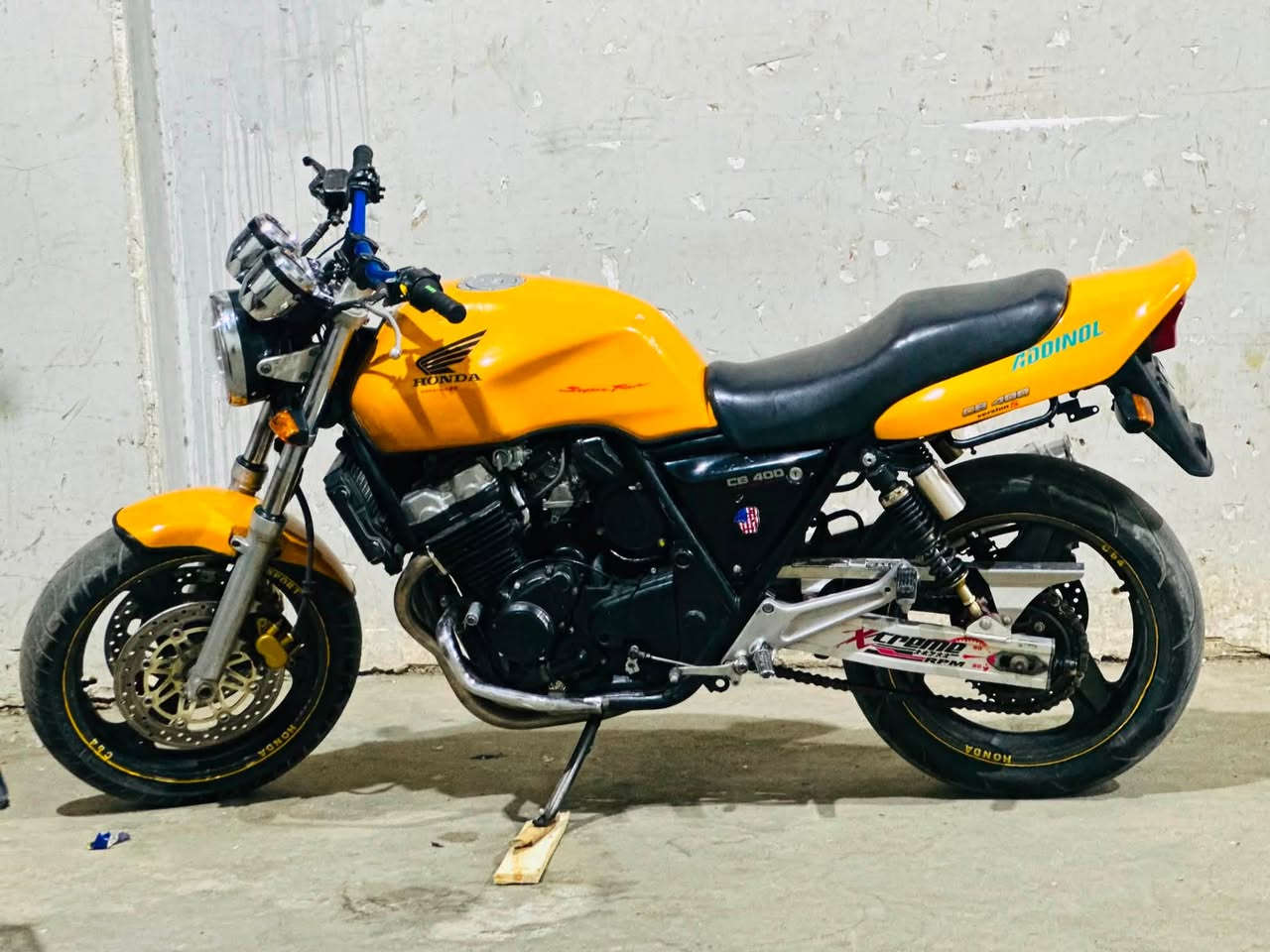 cb 400
مكفوله كير ومكينه وكهربائيات دراجه كامله تجي تنگر سلف وتطلع شرط اذا مو الواحد مالتها 70لاتاخذها 14وبيها مجال
***********
