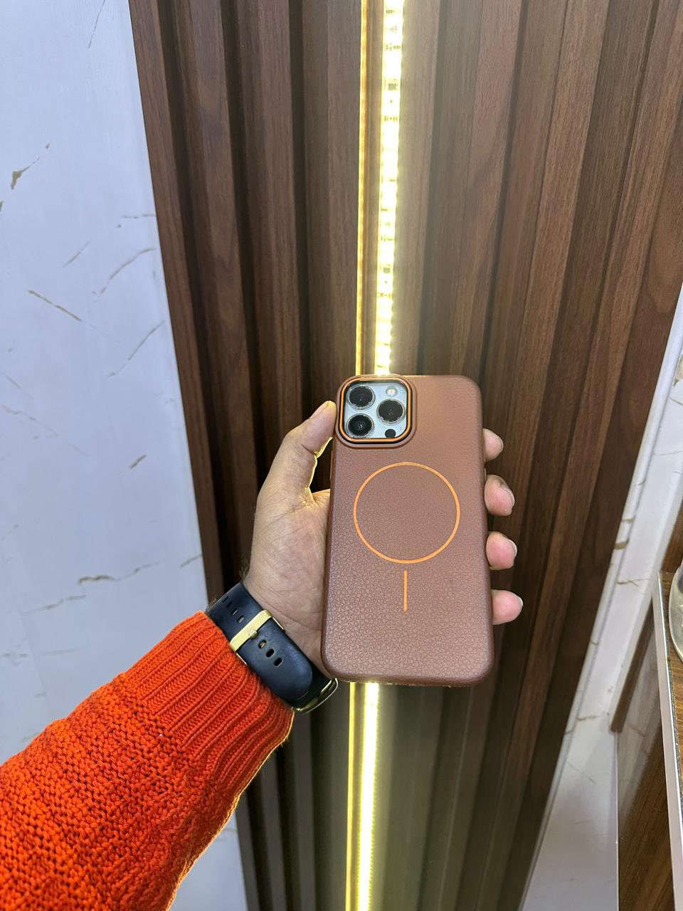 سلام عليكم مراوس فقط 
ايفون 13 برو ماكس لون ابيض 
ذاكرة/ 512 
جهاز كله بلادي فقط مبدل بطاريه اصليه 100 
وضهر مفطور فقط للمراوس ويا 14 برو ماكس كون نضيف ***********
