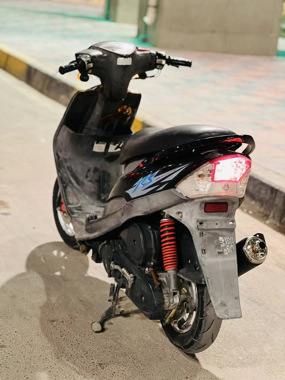 دراجه للبيع طالعة من الحاويه من شهر شرط تفحص وين ماتريد السعر مليون و50 وبيها مجال


**إذا كنت صاحب هذا الإعلان وتريد حذفه لأي سبب، رجاءا أرسل رسالة إلى الدعم الفني**