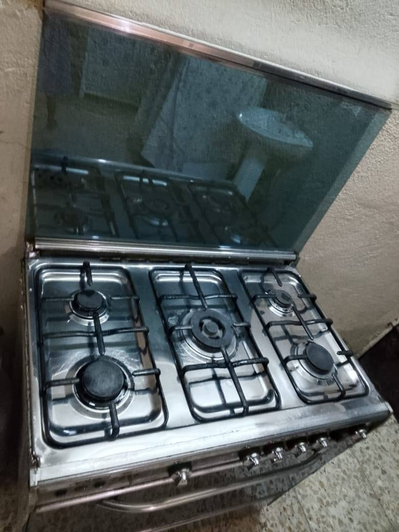 سلام عليكم للبيع سبلت أخو الجديد توست طن ونص موديل الحديث ٥٥٠الف وطباح أستيل حجم كبير نظيف ٢٠٠الف مكاني شارع فلسطين رقمي ***********
