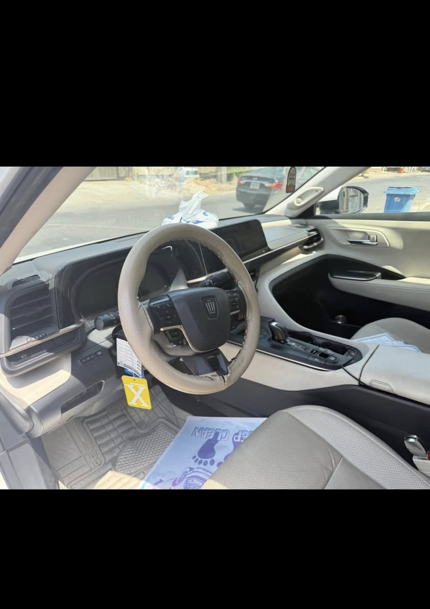 السلام عليكم
-تويوتا كراون

-خليجي السياره

-موديل 2023
-تبريد بالكراسي

كراسي ثنين كهرباء

-اربع كامرات

JBL سماعات -

-لايت 4 عدسات

- رادار امامي

-رادار خلفي

-وخاصيه النقطه العمياء

-ذاكره خزن بكرسي السائق

-ستيرن كهرباء

تحكمات خلفيه :

1- برده

2- كشنات الخلفيه كهرباء

-فتحه سقف

وبعد مواصفات معروفه 

- عداد (ممشى) السياره 66,000 و قابل للزيادة .
- ⁠تقرير للسياره موجود بالصور 
 السعر 310 $

للتواصل (***********)
العنوان بغداد حي الجامعة
