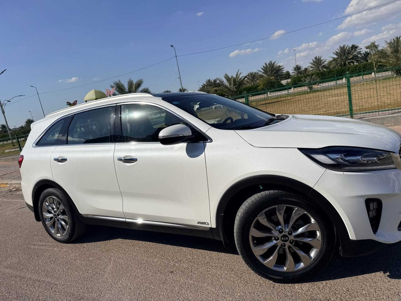 السلام عليكم سورنتو 2019
السياره خليجيه رقم انكليزي جديد ولسنويه باسمي 
المحرك والكير نضيفات جدا 
السياره فول مواصفات بنوراما ومواصفاته معروفه
السياره بدون اي حادث او اي صبغ مكفوله كفاله عامه
بدي السياره نضيف ومابي اي ملاحظات 
للتواصل اكثر ***********
السعر  260 وبيه مجال للشراي 
مكان السياره بغداد الكرخ بغداد, العراق
