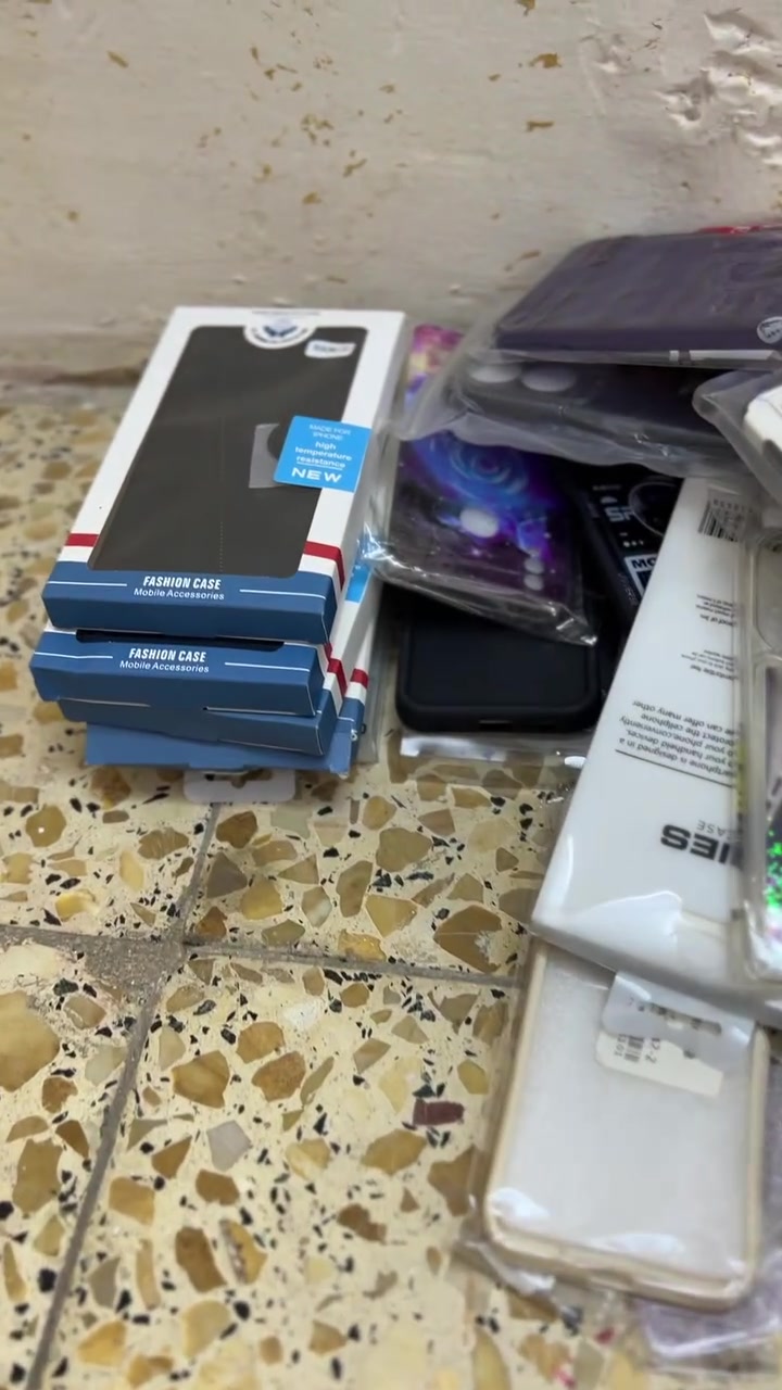 سلام عليكم عندي كفرات جدد اكو بجيس واكو بكج عددهن 100قطعه قيم واخذ رقمي متواجد واتساب***********
