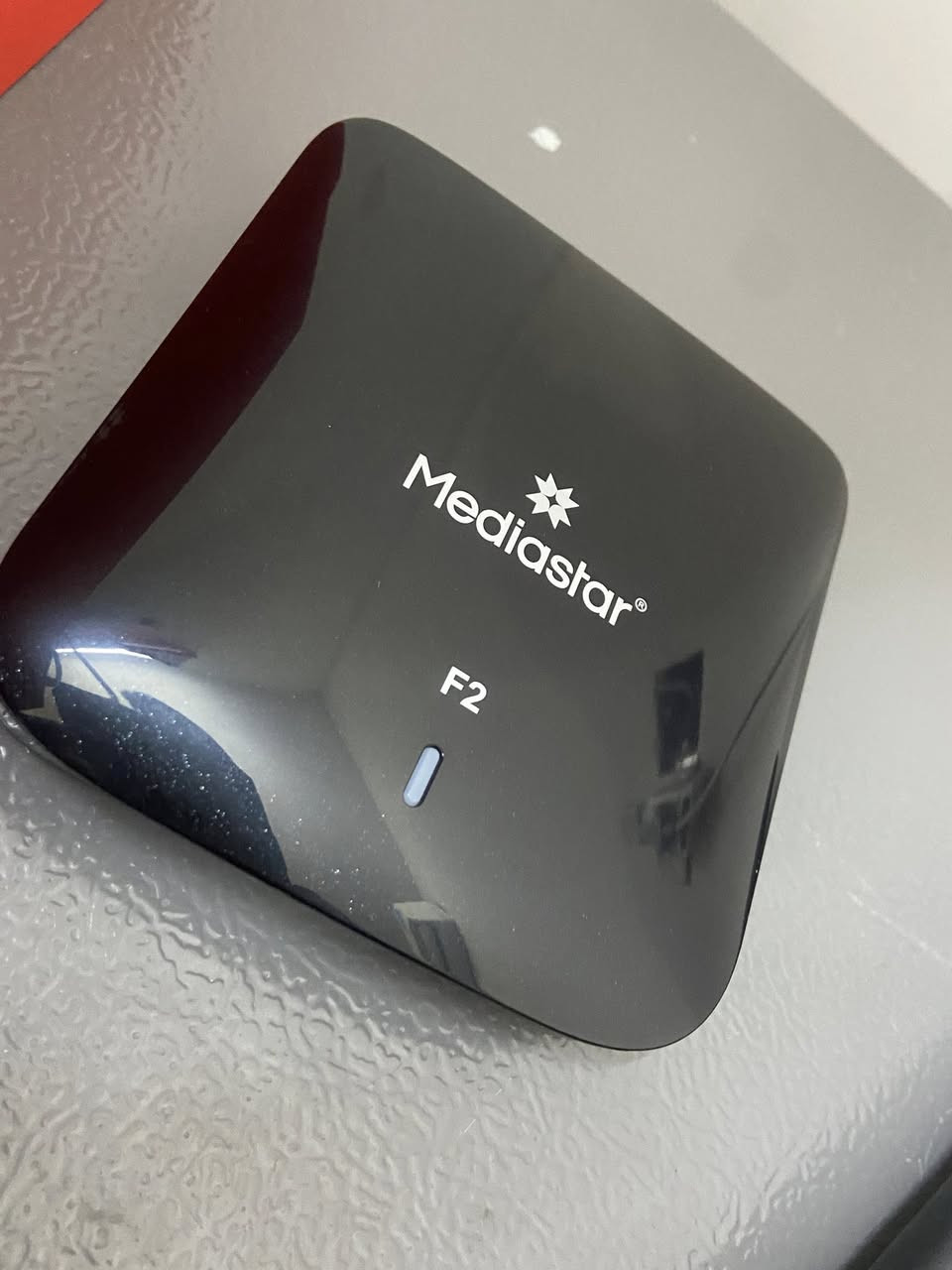 Mediastar جديد بالباكيت
اجاني هدية وماحتاجيته
يحتوي على اشتراك 5 سنوات مستمرة 
يشمل باقة رياضية كاملة من بيلن سبورت وosn starzplay وباقي الباقات الرياضية مع الافلام والمسلسلات العربية والاجنبية بالالاف منها ونضام اندرويد تكدر تحمله سينمانا او باقي التطبيقات من سوق بلي وميحتاج صحن ولا عدسة لان عدسة منه وبي وعلى الانترنت يعمل
السعر 115الف وبي مجال بسيط ويتوفر توصيل لكل المحافضات


**إذا كنت صاحب هذا الإعلان وتريد حذفه لأي سبب، رجاءا أرسل رسالة إلى الدعم الفني**