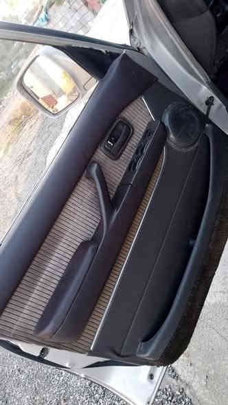 ئە و گوڵە بۆفرۆشتن  گیرو مە کینە و ئە کسلوو  هه موو گیانی بە شرت   تە بریت سە لاجە  دە بڵ ئە کسل  فولە  سە یارە کە چرپە ی تیانییە  بۆفرۆشتن نرخ 48گە ڵا  مە حامە لیکی  کە م  سە نە وی لە گە ڵە     ژمارە مووبایل 075102704 96 بشدار
