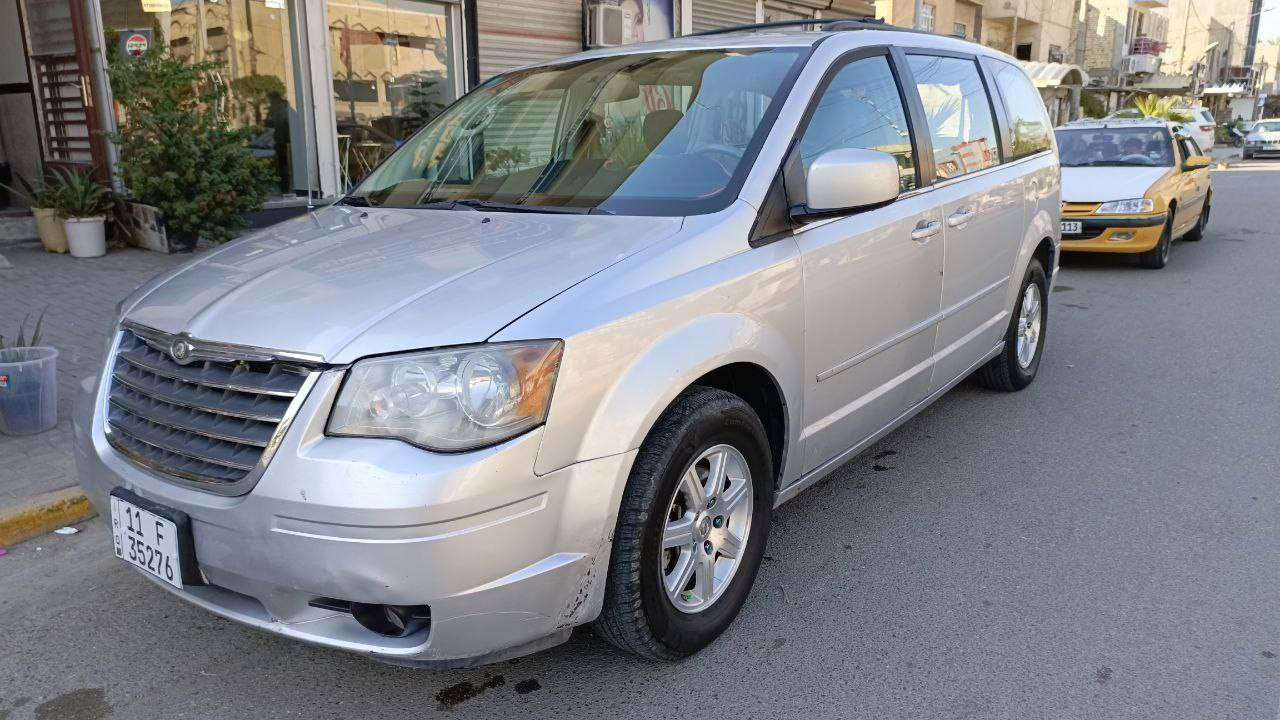 اللهم صل على محمد وآل محمد 
السلام عليكم
كرايسلر تاون اند كانتري موديل ٢٠٠٨ مكفولة من الحادث والصبغ صار بيها حادث جدا بسيط موضح بالصور وعلى اثرها بدلت جاملغ وباب والقديمات موجودات 
مواصفاتها بصمه بيبان كهرباء جنطه كهرباء كشن سايق كهرباء كشنات منفصل سياحي تبريد ٣ قطع شاشة تحكمات فرس سقف وسطي محرك كير بحاله جيده صدر بدلته جديد قبل اقل الشهر يم زاوين المسيحي بطاين بيبان شديت مال حديث 
السعر ١١٢ ورقة وبيها مجال فقط بيع
مكان السيارة بغداد الحرية دور نواب ضباط
الاتصال على
***********
