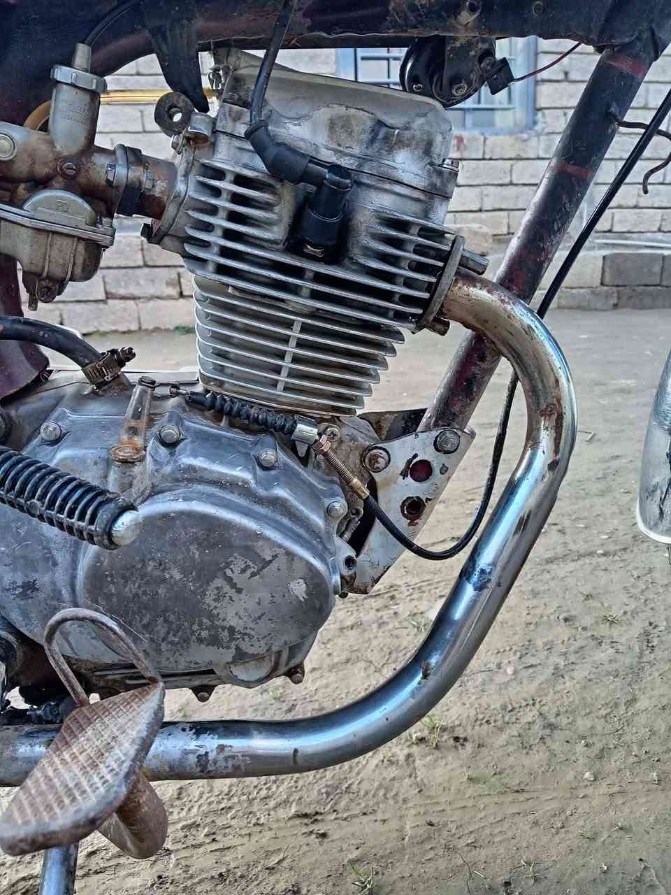 السلام عليكم ورحمة الله وبركاته مطور للبيع رقم واحد نضافه فول السعر 225وبي مجال شي غليل *********** القياره قريت جحله
