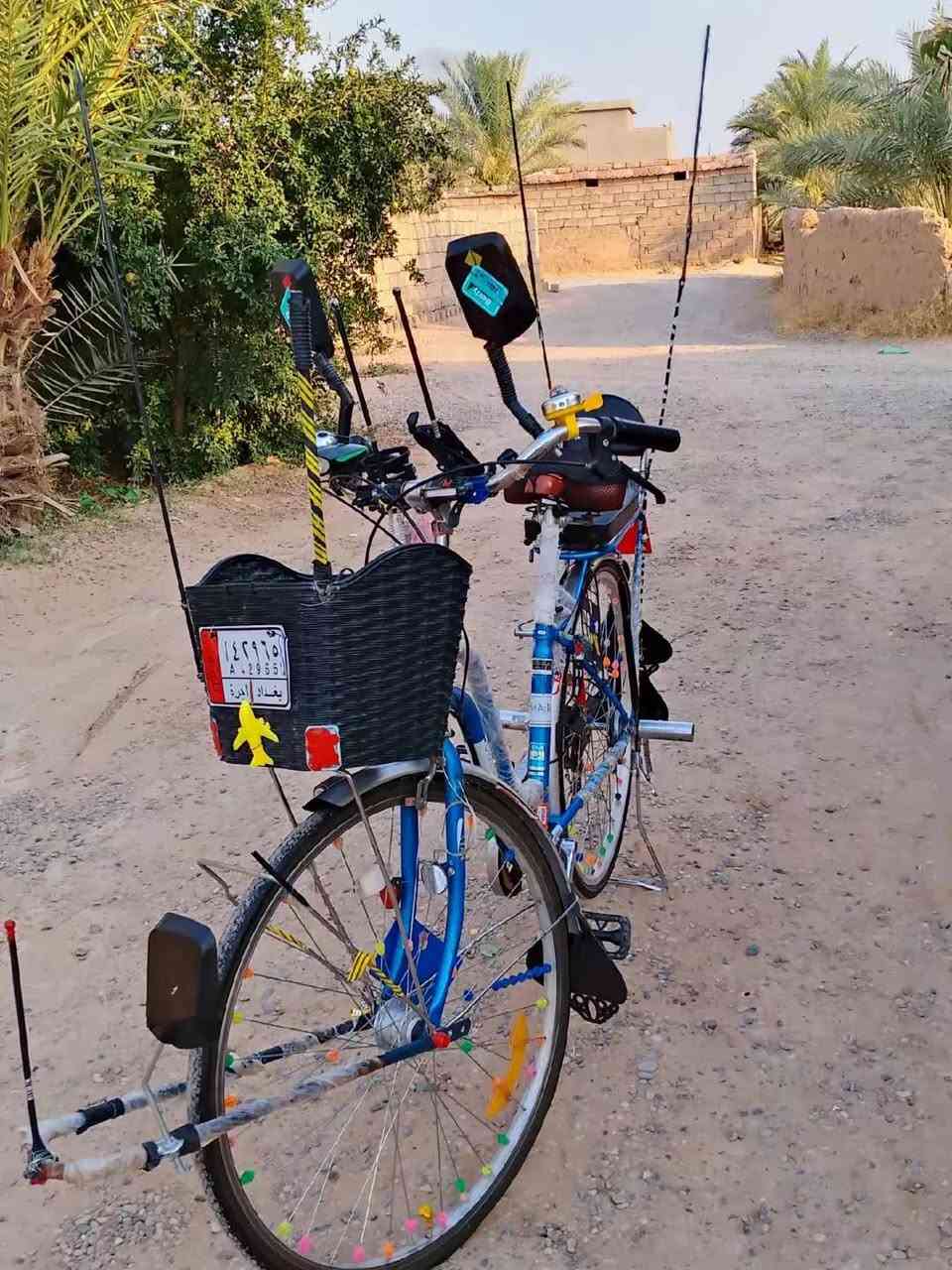 السلام عليكم بيسكل للبيع حجم 27 جديد بيسكل نضيف حيل السعر 145وبيه مجال الاتصال عل رقم ***********
