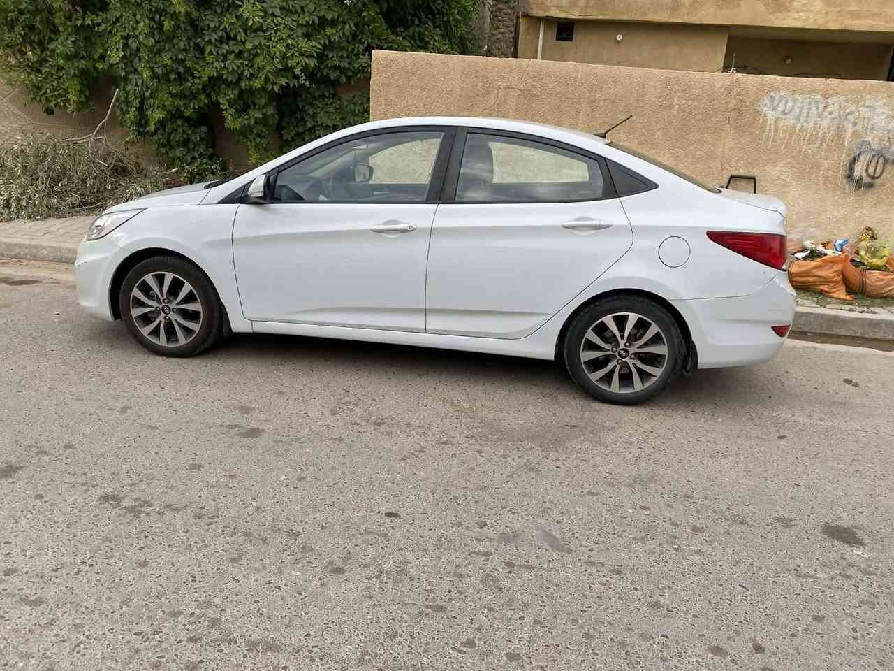 السلام عليكم اكسنت 2018 خليجي للبيع صور السيارة مرفقة بالمنشور
السيارة تخبل والضربة مرفقة بالصورة... بالباب الخلفي الي عكس السايق
اما الباقي السيارة مكفولة وكلين(كير ومحرك وكلشي... الي اخره باقي البوب وكلشي بيها تمام
علما صاحب السيارة دكتورة موظفة
اني مكلف بالنشر للتواصل
***********
مكان السيارة اليوسفية /بغداد
