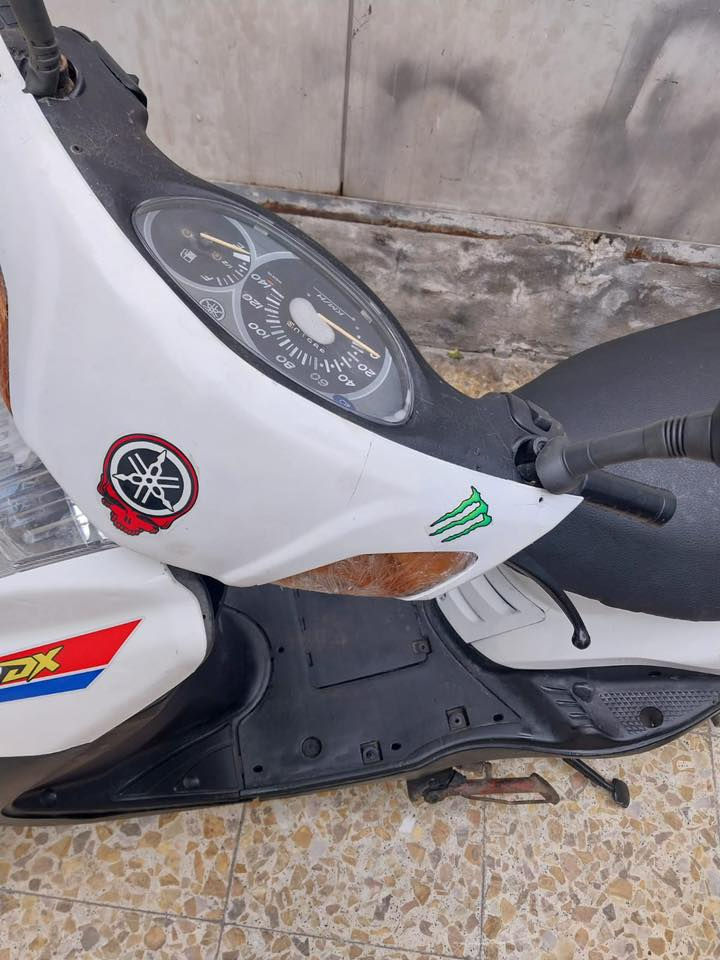 سلام عليكم للبيع بريز ياباني  صالي ٥ اشهر نازله رمبه دراجه جديده السعر٤٥٠ مكان بغداد بلديات مكينه مكفوله ما مفتوحه كفاله أوراق رمبه *********** تيرات جدد كابريتر بلاد نتصل خاص ماكو
