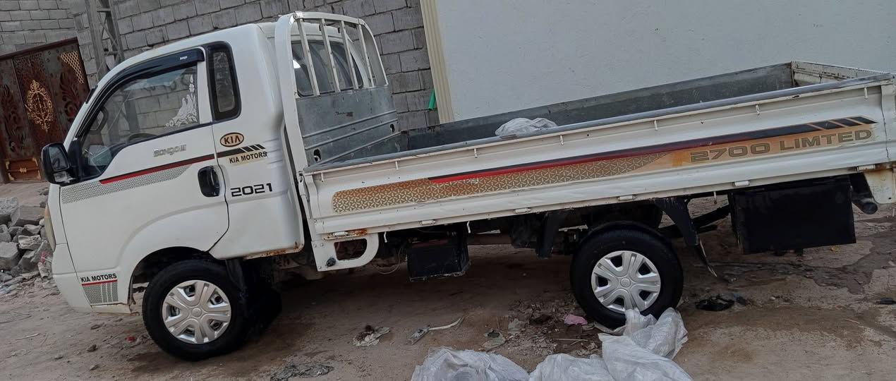 كيه بنگو 2006 رقم بصرة مكينه وكير وشاصي جدد مصبوغه شرعي بل بصرة ماواصله اتكفلك اصوليات فقط السعر 45 وقابل للمراوس فونتيره عنوان بصرة رقم التلفون ***********
