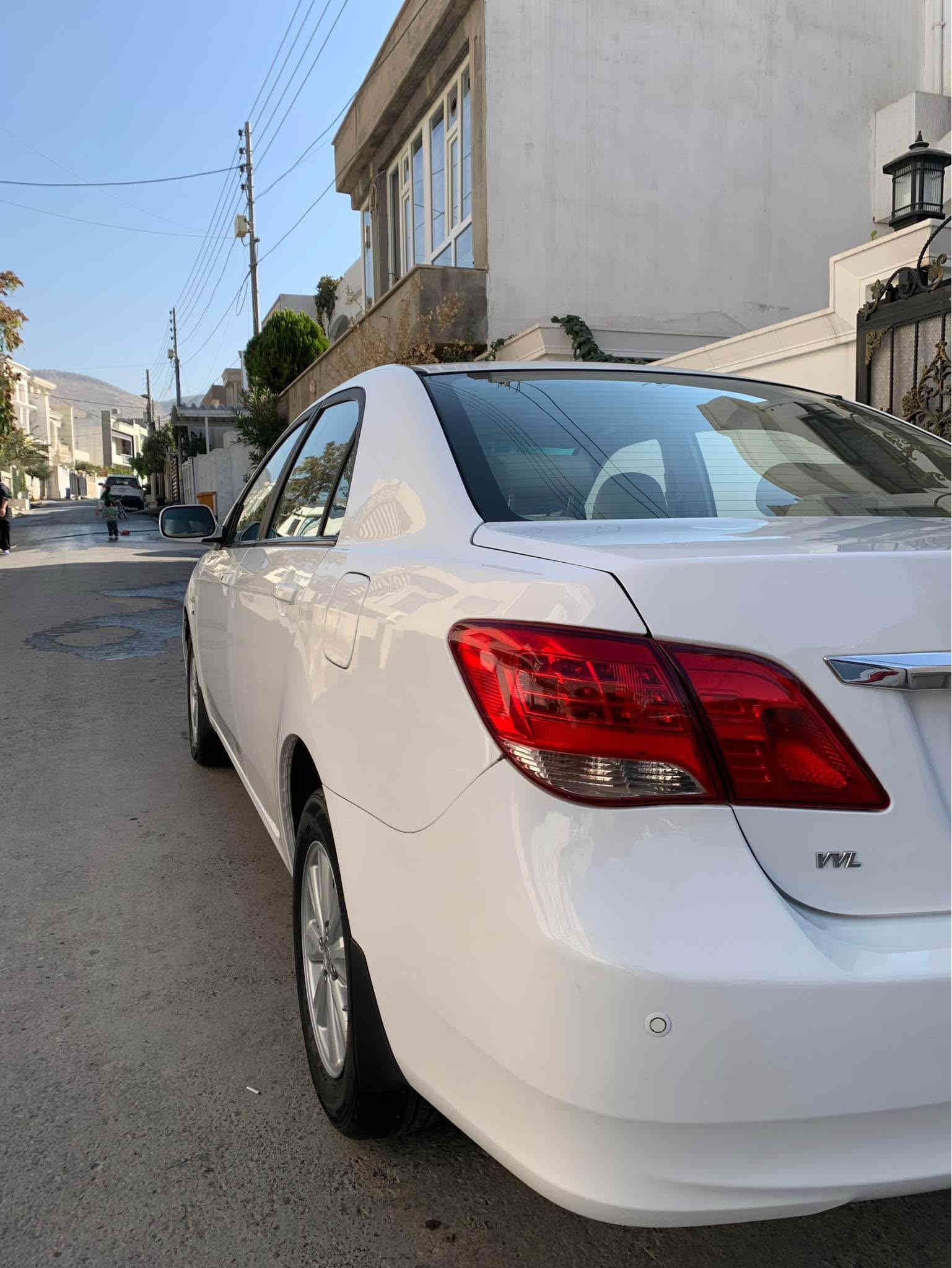 بیوایدی مۆدیل ٢٠١٤ سەیارەکە رەنگی سپی سەیارەکە بێ بۆیاغە تەنها کەمێک تەزرەی هەیە رەقەم و سەنەوی تاکو ٢٠٢٩ نوێیە بەناوی خۆمە فوول مواسەفاتە تەنها گێرعادیە سەیارەکە ١٣٩ کیلۆمەتر رۆیشتوە
رەقەم تەلەفۆن:***********
شوێن:سۆران
نرخ:٦٥ مرغصور
