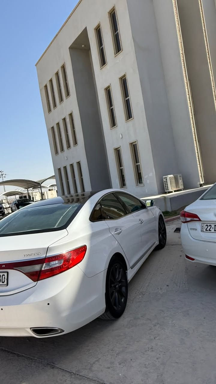 السلام عليكم ازيرا 2014 خليجي فول مواصفات كشنات جلد كهربائي بصمة بانروما حساسات امامية ويل 19 تايرات جديدة للاستفسار اكثر ***********
