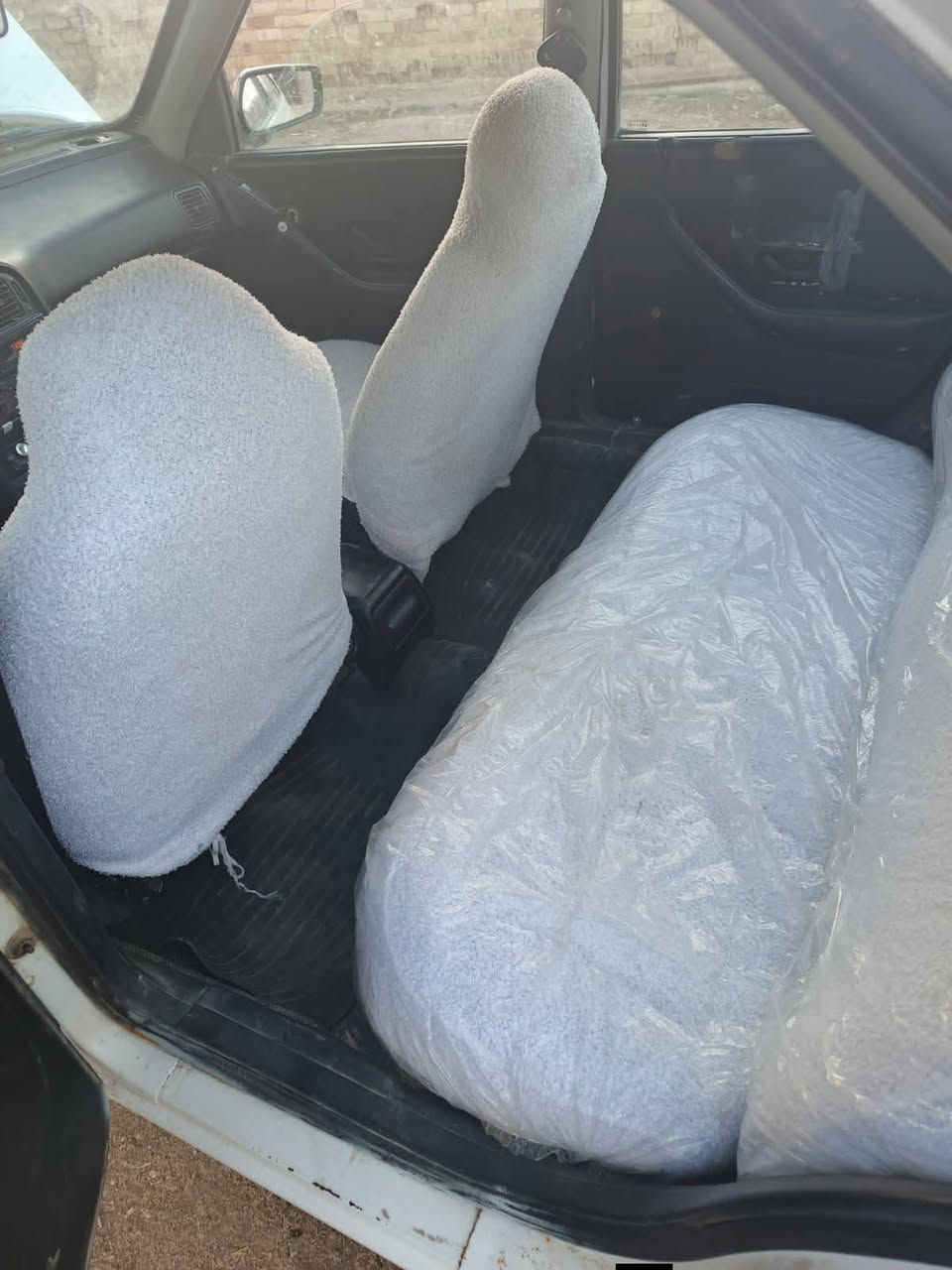 بيجو 405 موديل 2012 مكفولة سعرها 40 وبيها مجال مكاني طويريج ***********
