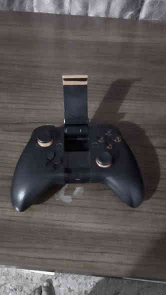 اكس بوكس 360 للبيع
موجود مع كامل ملحقاته
شغال 100%
240لعبه 
مع رام 250GB
ويده ربط على الموبايل بلوتوث 
السعر بلي 125
سعر اليده 15 
للاتصال *********** 
او خاص
