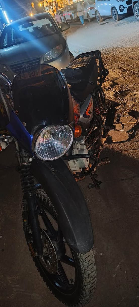 يوكسر جبلي مديل 22 اوراق سحب
مكينه مجفته تجفيت شركه لا تنقيس ولا تبخير 
باقي الدراجه مكفول يرادله ترتيبات بسيطه
السعر 800وبيه مجال 
العنوان بغداد الدورة 
*********** Colombo, Sri Lanka
