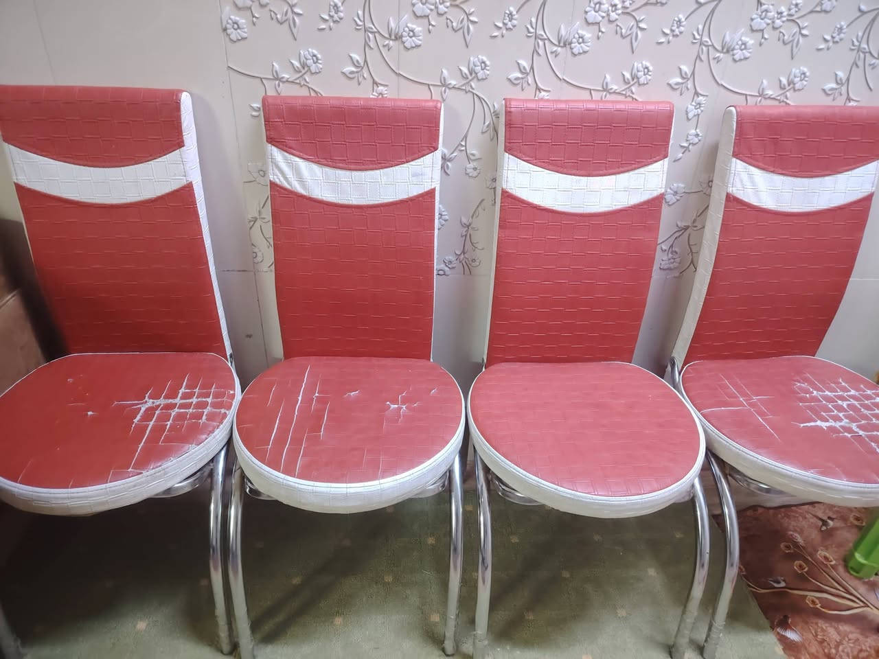 ميز طعام نضيف حيل ويا 5 كراسي 
سعره 100 الف  المكان سامرا


**إذا كنت صاحب هذا الإعلان وتريد حذفه لأي سبب، رجاءا أرسل رسالة إلى الدعم الفني**