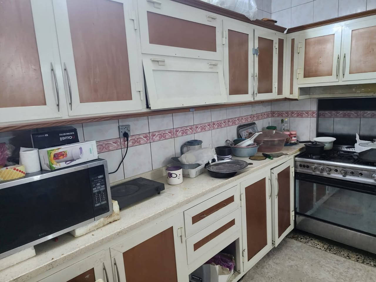 كاونترات 2 فر احطاطه تكمة مع كافة نواع الاثاث المنزلي للبيع والمراوس وبأسعار مناسبة للاستفسار راسل الصفحة او اتصل *********** واتساب
